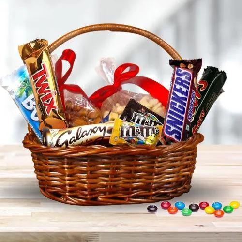 Tasty Dry Fruits n Imported Chocolates Gift Hamper