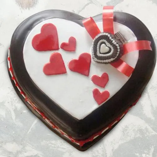 Ecstatic Fondant Heart Design Chocolate Cake