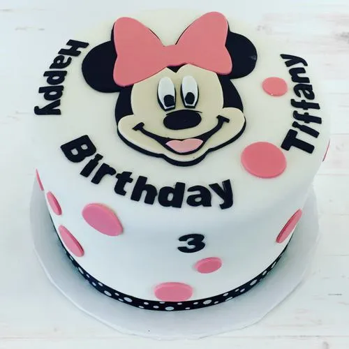 Gratifying Minnie Mouse Cake for Kids Party