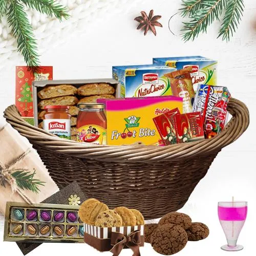 Adorable Christmas Hamper with Heavenly Delicacy