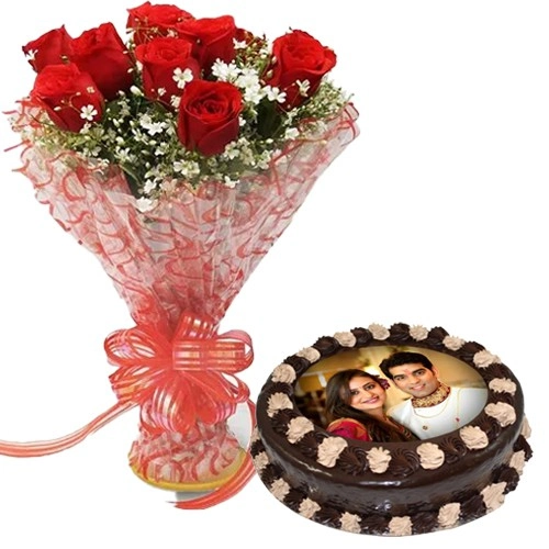 Exquisite Combo of Chocolate Photo Cake N Red Roses for Chocolate Day