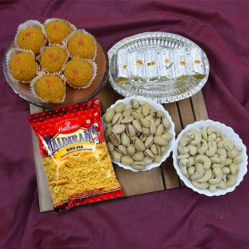 Classy Selection of Haldiram Sweets n Snacks with Dry Fruits, Thali