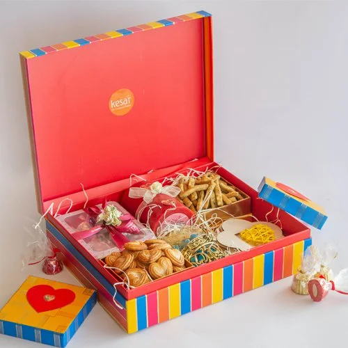 Remarkable Gift of Heart cookies with Chocolates N Assortments