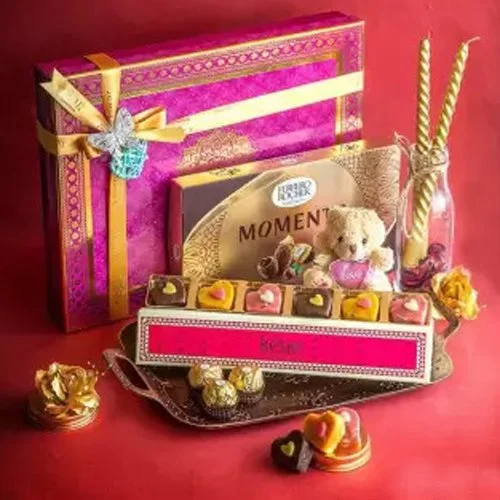 Luxurious Assorted V-Day Gifts Tray