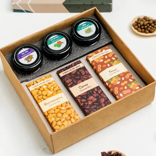 Amazing Assorted Mukhwas N chocolate Loaded Gift Box