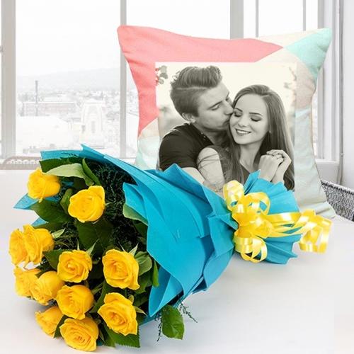 Magnificent Yellow Roses Bouquet with Personalized Cushion