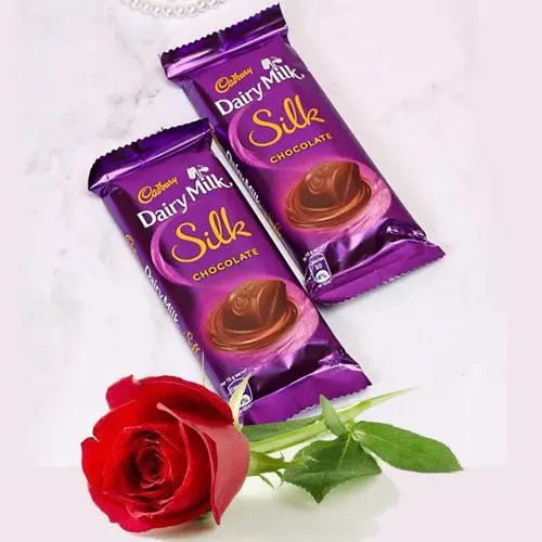 Splendid Combo of Single Red Rose with Dairy Milk Silk