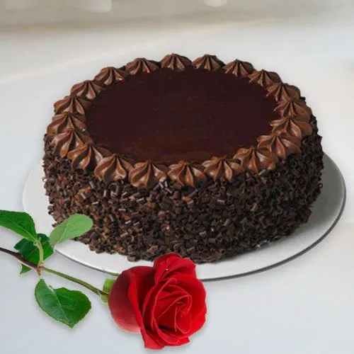 Delightful V-day Combo of Chocolate Cake with Single Red Rose
