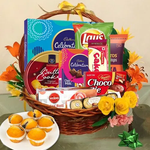 Beautiful Hearts Desire Gift Hamper with Fruit Muffin for Xmas