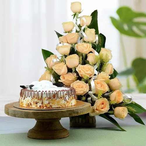 Delightful Peach Roses Basket with Butter Scotch Cake
