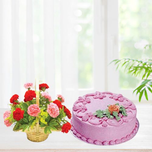Delightful Basket of 15 Mixed Carnations with Strawberry Cake