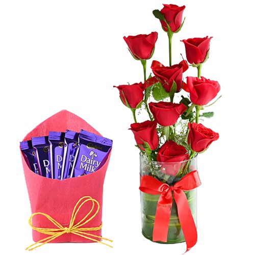 Steal My Heart Red Roses in Glass Vase N Cadbury Chocolate Gift Combo