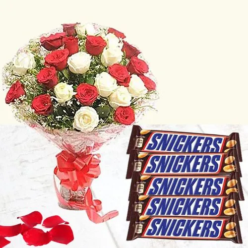 Expressive Mixed Roses Bunch with Snickers Peanut Chocolate
