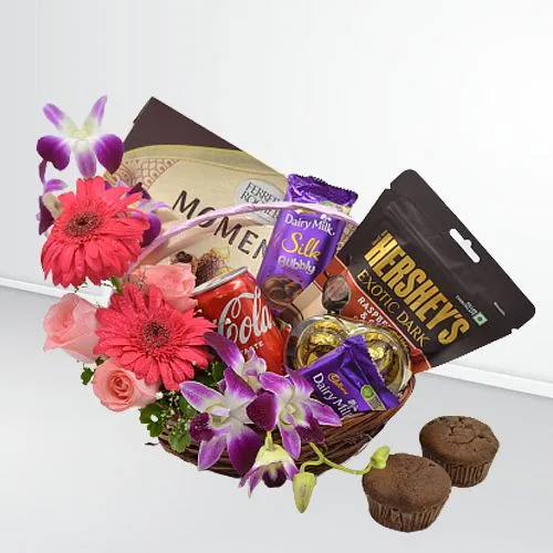 Lip-Smacking Gourmet Essential Floral Decorated Basket