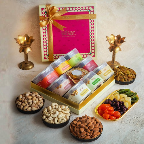Ravishing Nuts with Dried Fruits Combo from Kesar