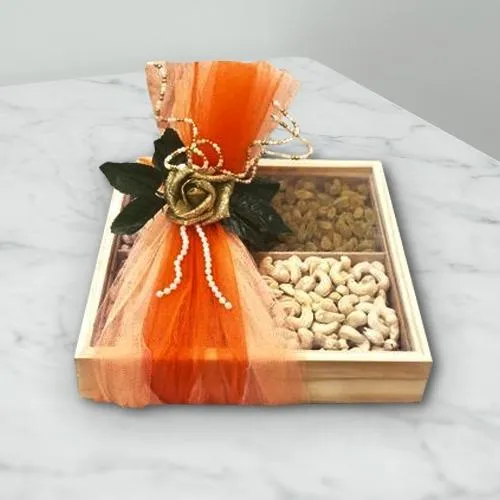 Healthy Cashew n Raisins in Gift Box