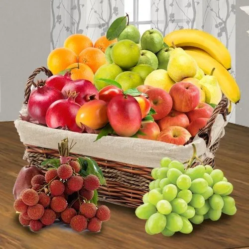Fresh Fruits Basket for your Moms Health
