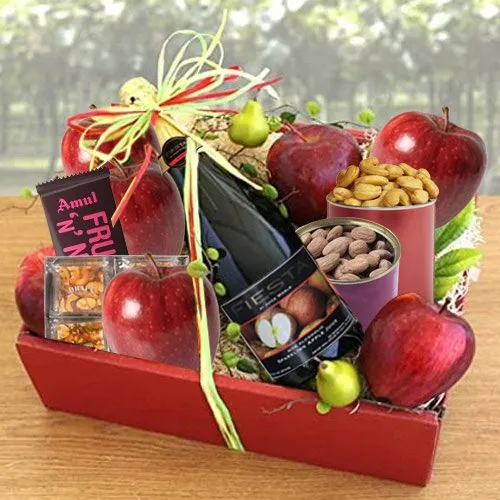 Remarkable Tray of Fresh Fruits n Assortments