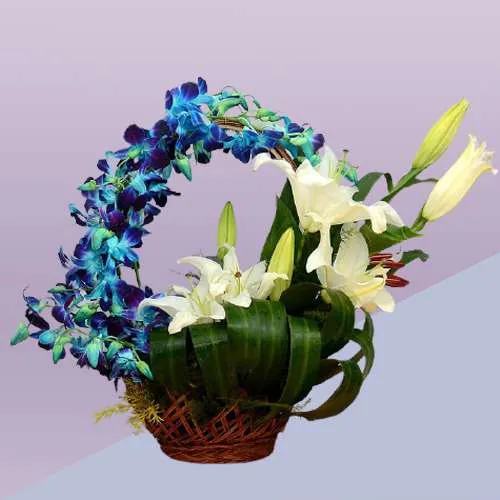 Dazzling Blue n White Flowers Basket