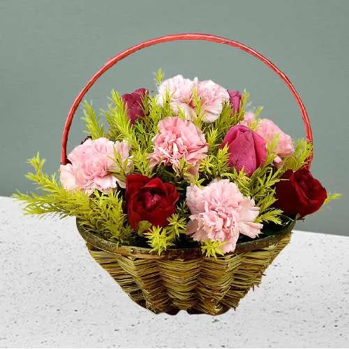 Hearty Delight Roses n Carnation Basket