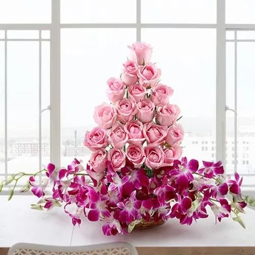 Mind-Blowing Arrangement of Roses and Orchids with Love