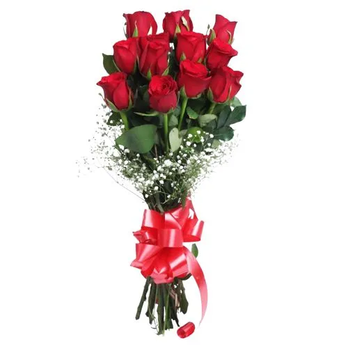 Eye-Catching Luxury Bouquet of Red Roses