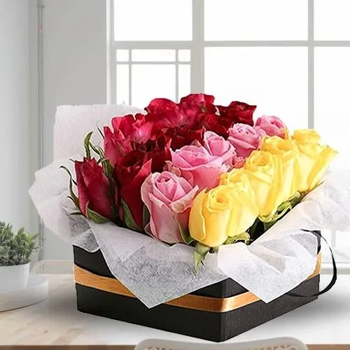 Dazzling Arrangement of Classic Dutch Roses in a Box
