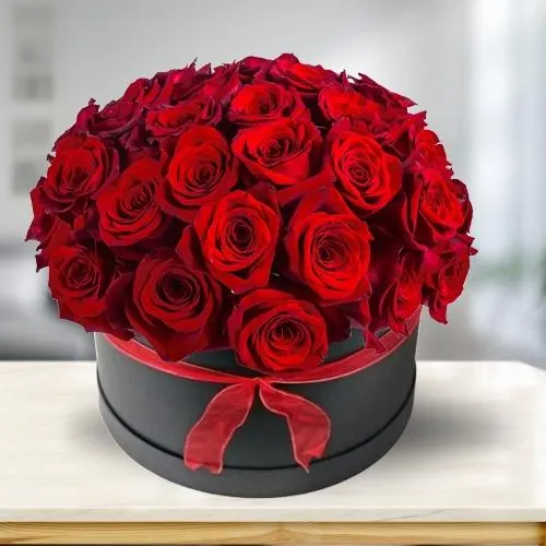 Attractive Rose Day Gift of Fresh Red Color Roses