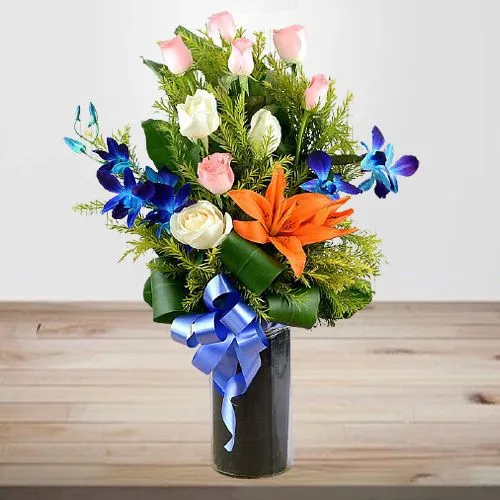 Breathtaking 12 Fresh Flowers in a Vase
