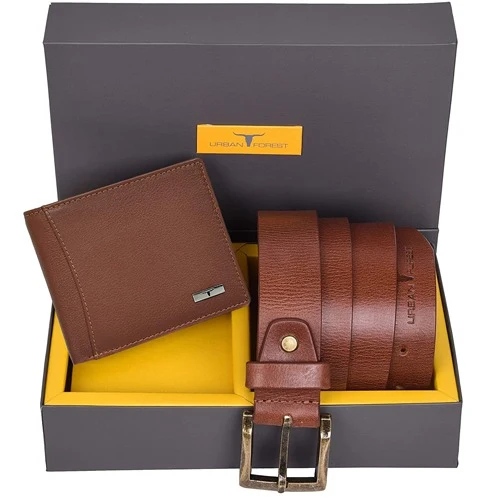 Attractive Redwood Mens Wallet N Belt Gift Set