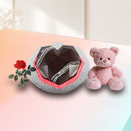 Marvelous Heart Shape Hammer Cake with Red Rose n Teddy