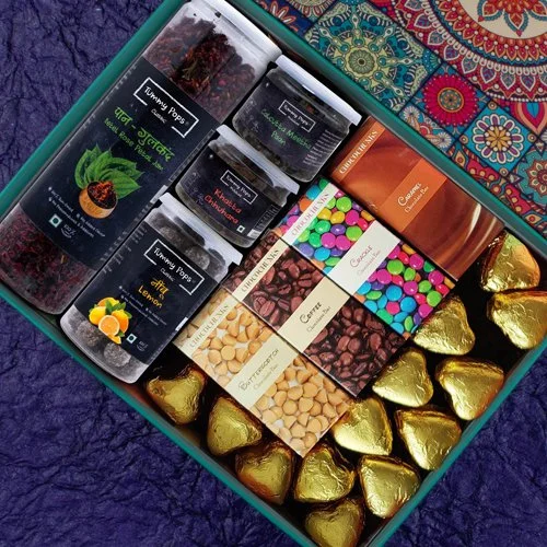 Delicious Treats of Mukhwas with Chocolates N Hearty Caramel Bytes