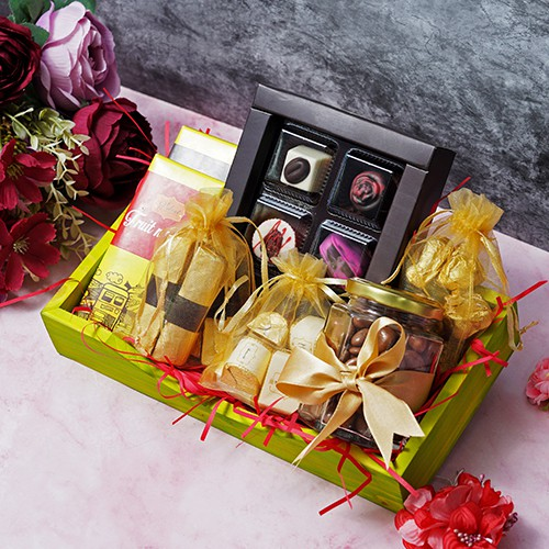 Tempting Chocolaty Treat Tray for Mom