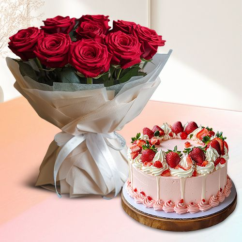 Online Strawberry Cakes with Rose Bouquet for Birthday