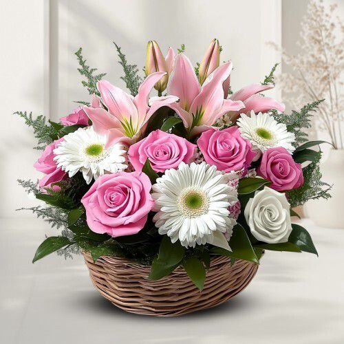 Bouquet of happiness with white and yellow Flowers