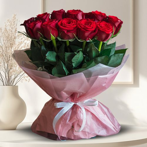 Eye-Catching Luxury Bouquet of Red Roses