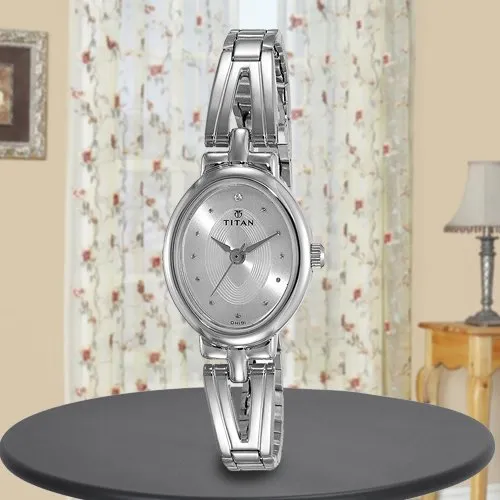 Wonderful Titan Karishma Revive Analog Womens Watch